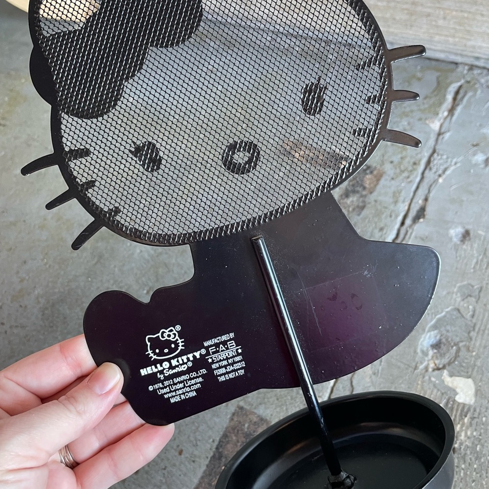 Sanrio Hello Kitty Metal Earring and Jewelry Holder - Picture 8 of 8